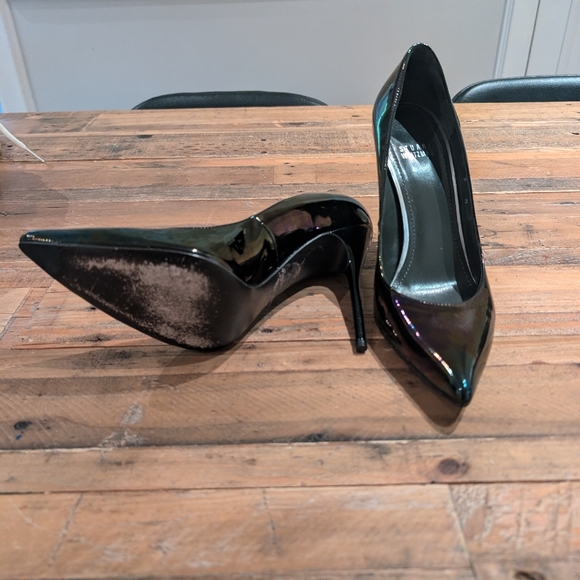Stuart Weitzman iridescent pumps - Picture 4 of 4